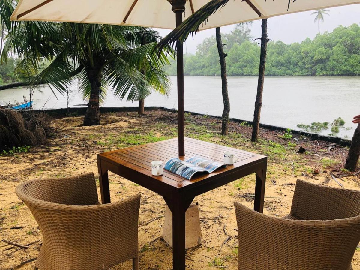Saffronstays Blue Flag House, A 3-Bdr Beachfront Villa In Hejamady マンガロール エクステリア 写真