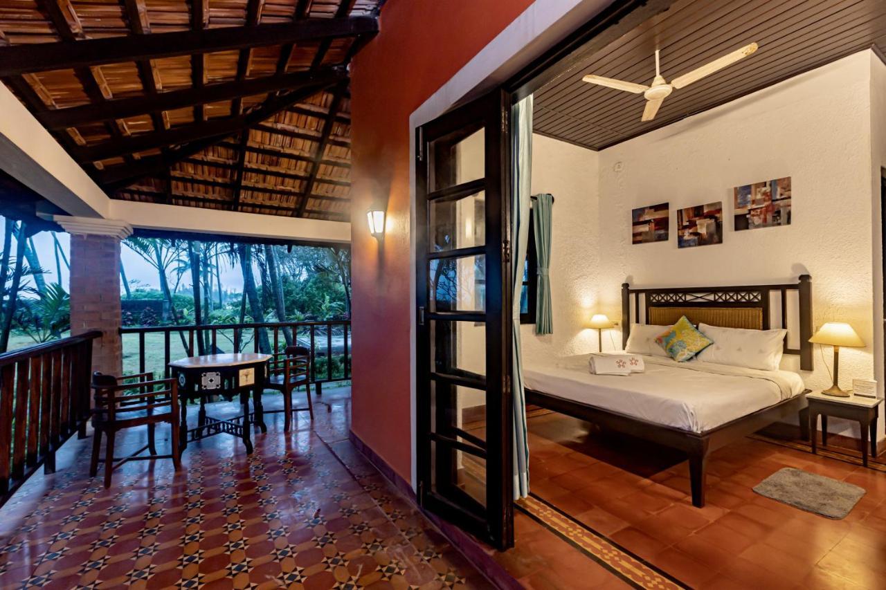 Saffronstays Blue Flag House, A 3-Bdr Beachfront Villa In Hejamady マンガロール エクステリア 写真