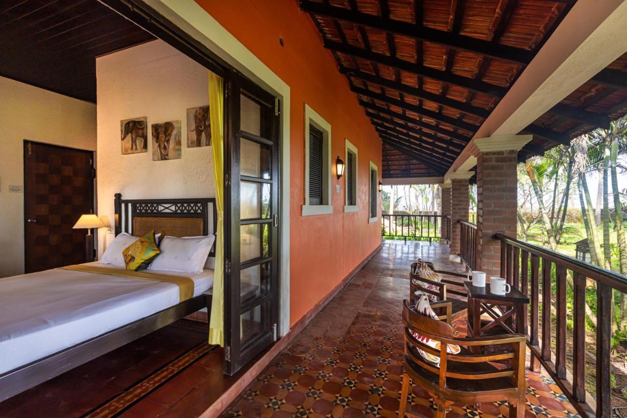 Saffronstays Blue Flag House, A 3-Bdr Beachfront Villa In Hejamady マンガロール エクステリア 写真